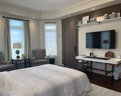 Cijela kuća/apartman Bachelor Suite With Private Entrance (Kitchener, Kanada)