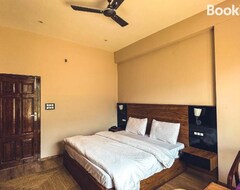 Khách sạn Clover Inn By Offlimit Homes (Kullu, Ấn Độ)