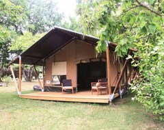 Cijela kuća/apartman Camping Fontaine Du Roc - Tent Safari 3 Rooms 5 People (Dévillac, Francuska)
