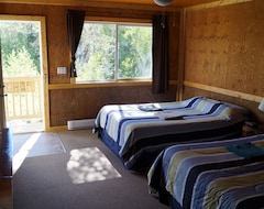Hotel Mountain View Cabins (Golden, Canada)