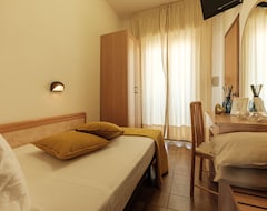 Khách sạn Hotel Oceanic (Rimini, Ý)