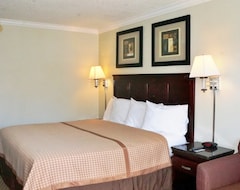 Hotel Dream Inn (Fresno, EE. UU.)