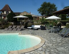Toàn bộ căn nhà/căn hộ Secluded Perigordine Farmhouse In Monbazillac, Near Bergerac. Large Heated Pool. (Monbazillac, Pháp)