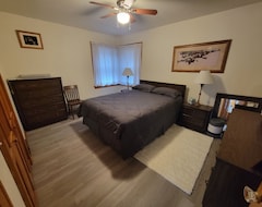 Entire House / Apartment 2 Bedroom Pure Stone Delight! Close To Historic Downtown Jasper (Jasper, USA)