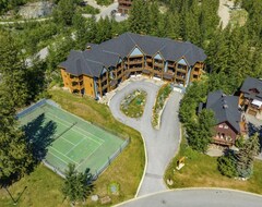 Hotel White Wolf Cabins (Roslend, Kanada)