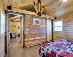 Entire House / Apartment Rustic Caledonia Cabin Near State Parks & Boating! (Caledonia, USA)