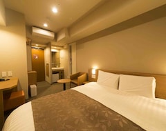 Hotel Dormy Inn Hatchobori (Tokyo, Japan)