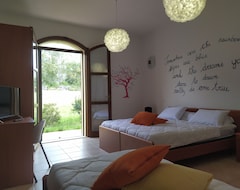 Khách sạn Room In Bb - Note Di Stelleresort In Marrubiu (Marrubiu, Ý)