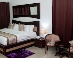 Khách sạn Grace Garden Hotel (Takoradi, Ghana)