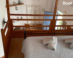 Lejlighedshotel Pelagos Rooms on Gyrismata beach (Skyros - Chora, Grækenland)