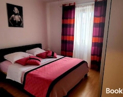 Koko talo/asunto Apartment Lorna Und Igor Zuvic (Omišalj, Kroatia)