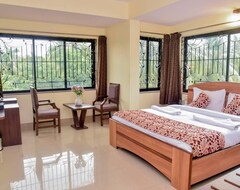 Khách sạn Hotel Candolim Grande (Candolim, Ấn Độ)