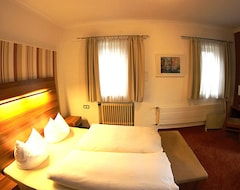 Khách sạn Hotel Almrausch (Bad Reichenhall, Đức)