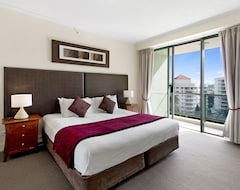 Khách sạn Surfers Paradise Luxury Holiday Apartment Ocean Renity (Surfers Paradise, Úc)