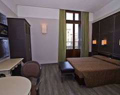 Hotel Residence la Repubblica (Florence, Italy)
