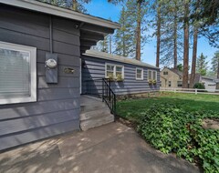 Entire House / Apartment Burney Falls Bungalow - Comfy Atmosphere - Great Location! (Burney, USA)