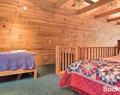 Tüm Ev/Apart Daire Cabin With Game Room And Hot Tub Mins To Hendersonville (Tuxedo Park, ABD)