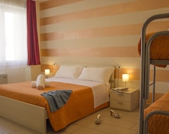 Bed & Breakfast The Lighthouse Rooms (Lazise sul Garda, Italija)