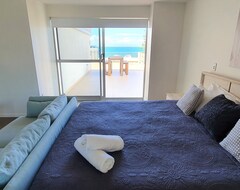 Cijela kuća/apartman Ocean Views, Wi-fi, Parking, Opposite Patrolled Beach & Park U9 (Varsity Lakes, Australija)