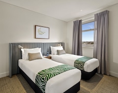 Hotel Quest Port Adelaide (Adelaide, Australia)