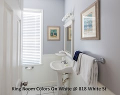 Hotel Colors On White (Cayo Hueso, EE. UU.)