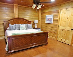 Casa/apartamento entero Cozy 4-bedroom Cabin With Ac And Wifi On Lake Darbonne. (Farmerville, EE. UU.)