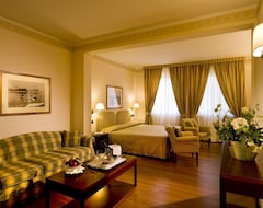 Hotel Sirmione e Promessi Sposi (Sirmione, İtalya)