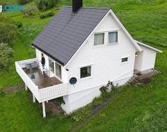 Koko talo/asunto Enesi Holiday House (Eid, Norja)