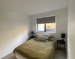 Entire House / Apartment Home Away From Home! (Helensville, New Zealand)