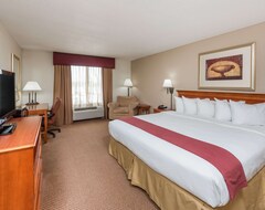 Hotel Seasons Inn & Suites Highland (Highland, USA)