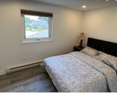 Cijela kuća/apartman Cheerful 3 Bedroom, 2 Car Garage, Huge Backyard (Newmarket, Kanada)