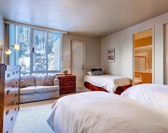 Casa/apartamento entero Ski In/ski Out Spacious Condominium With Two Fireplaces.  Kitchen Renovated In 2014 (Alta, EE. UU.)