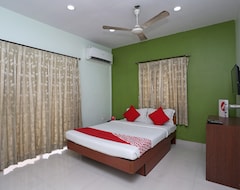 Hotel OYO 6736 Trinity Guest House (Kolkata, India)