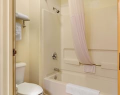 Hotel Quality Inn & Suites Lakewood (Lakewood, USA)