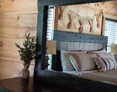 Toàn bộ căn nhà/căn hộ River Access with is brand new rustic cabin, wifi, sleeps 6. Close to Casino. (Murphy, Hoa Kỳ)