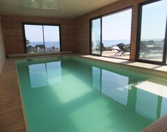 Toàn bộ căn nhà/căn hộ Wonderful House With Sea View And Heated Inside Pool. (Plouhinec, Pháp)