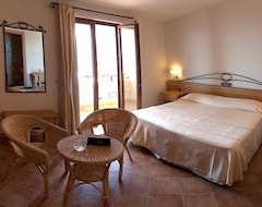 Khách sạn Hotel Villa Gustui Maris (Cala Gonone, Ý)