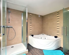 Cijela kuća/apartman Luxury Group Chalet With 2 Sauna S, Spa, Garden And Stunning Views (Beauraing, Belgija)