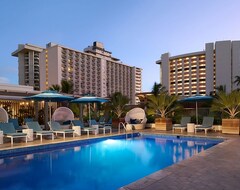 Hotel Prime Location! Ocean View, Beach Access, Pool, Restaurant, Bar, Cycling (Honolulu, USA)