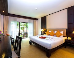 Nipa Resort (Patong Sahili, Tayland)