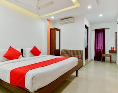 Hotel OYO 16711 Malabar Plaza Inn (Kottayam, India)