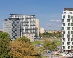 Toàn bộ căn nhà/căn hộ Metro Wilanowska Apartment With Parking By Renters (Vacsava, Ba Lan)