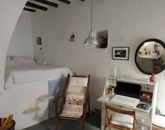 Cijela kuća/apartman Studio Apartment Jorge House With Private Terrace And Wi-fi (Sikinos - Chora, Grčka)