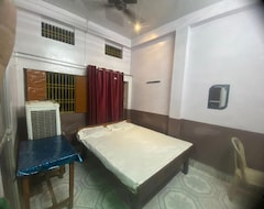 Hotel Yatri Niwas (Varanasi, India)
