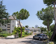 Khách sạn Hotel La Fonte A 300M Uscita A14 Pescara Nord (Città Sant'Angelo, Ý)