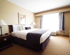 Khách sạn Town & Country Inn and Suites (Quincy, Hoa Kỳ)