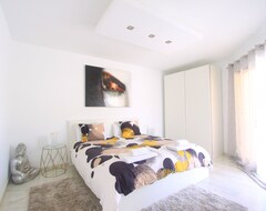 Toàn bộ căn nhà/căn hộ 1080 Beachfront Penthouse 3 Floors Jacuzzi 2 Pools Wifi Roof Terrace (Marbella, Tây Ban Nha)