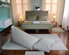 Hotel Peps Rooms By The Sea (Trst, Italija)