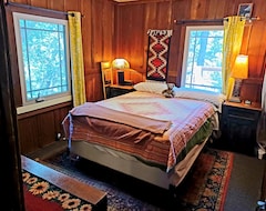 Tüm Ev/Apart Daire Unique 1920s Cozy Cabin Surrounded By 100 Ft Pines - In Cool Mts. (Pala, ABD)