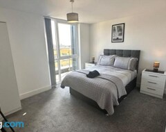 Koko talo/asunto Cosy River Penthouse 2 Bedroom Apartment (Salford, Iso-Britannia)